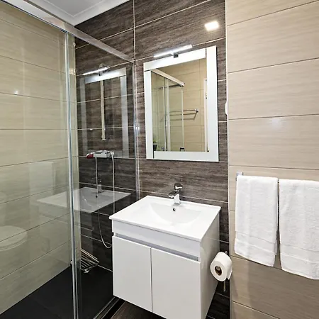 T1 Da Rocha/ Patio Da Rocha Apartment *